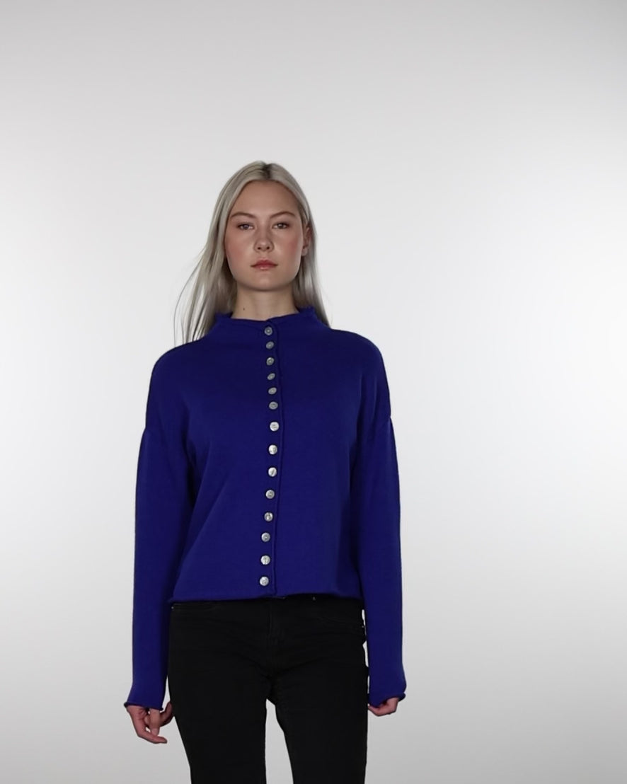 Strickjacke mit Stehkragen