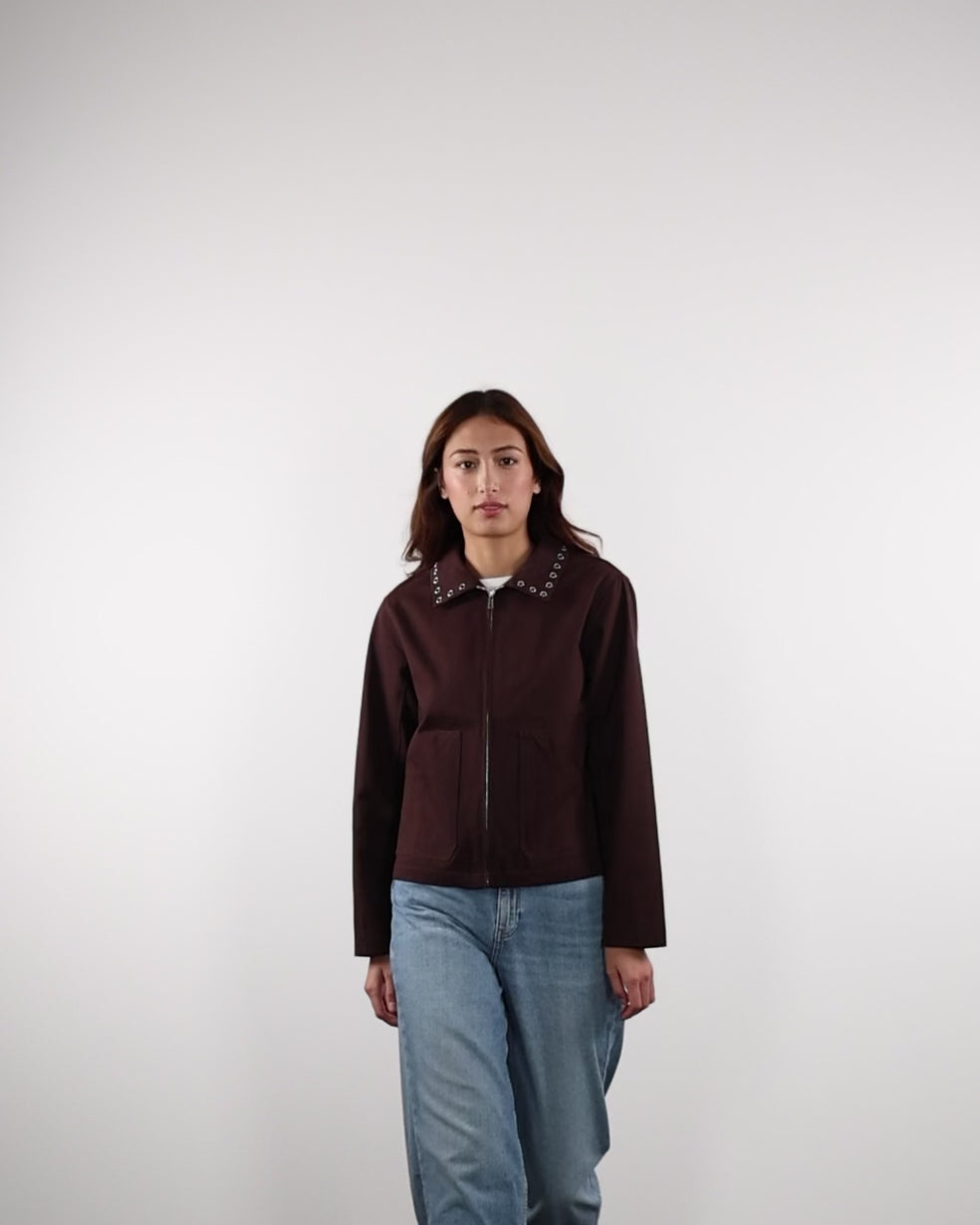 Jacke mit Ösen am Kragen