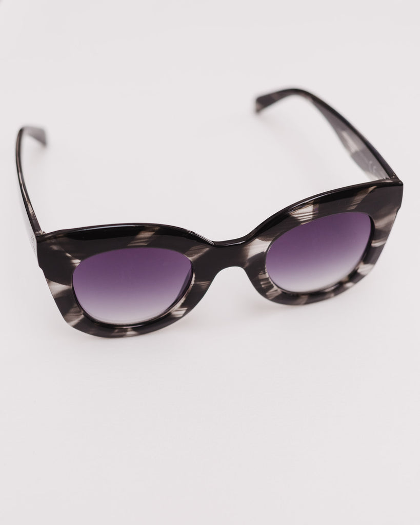 Breite Cat-Eye Sonnenbrille - Broke + Schön
