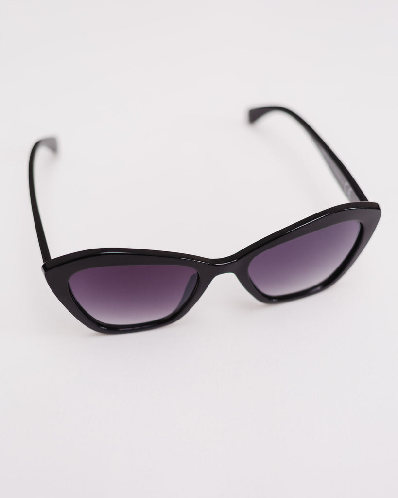 Große Cat-Eye Sonnenbrille - Broke + Schön