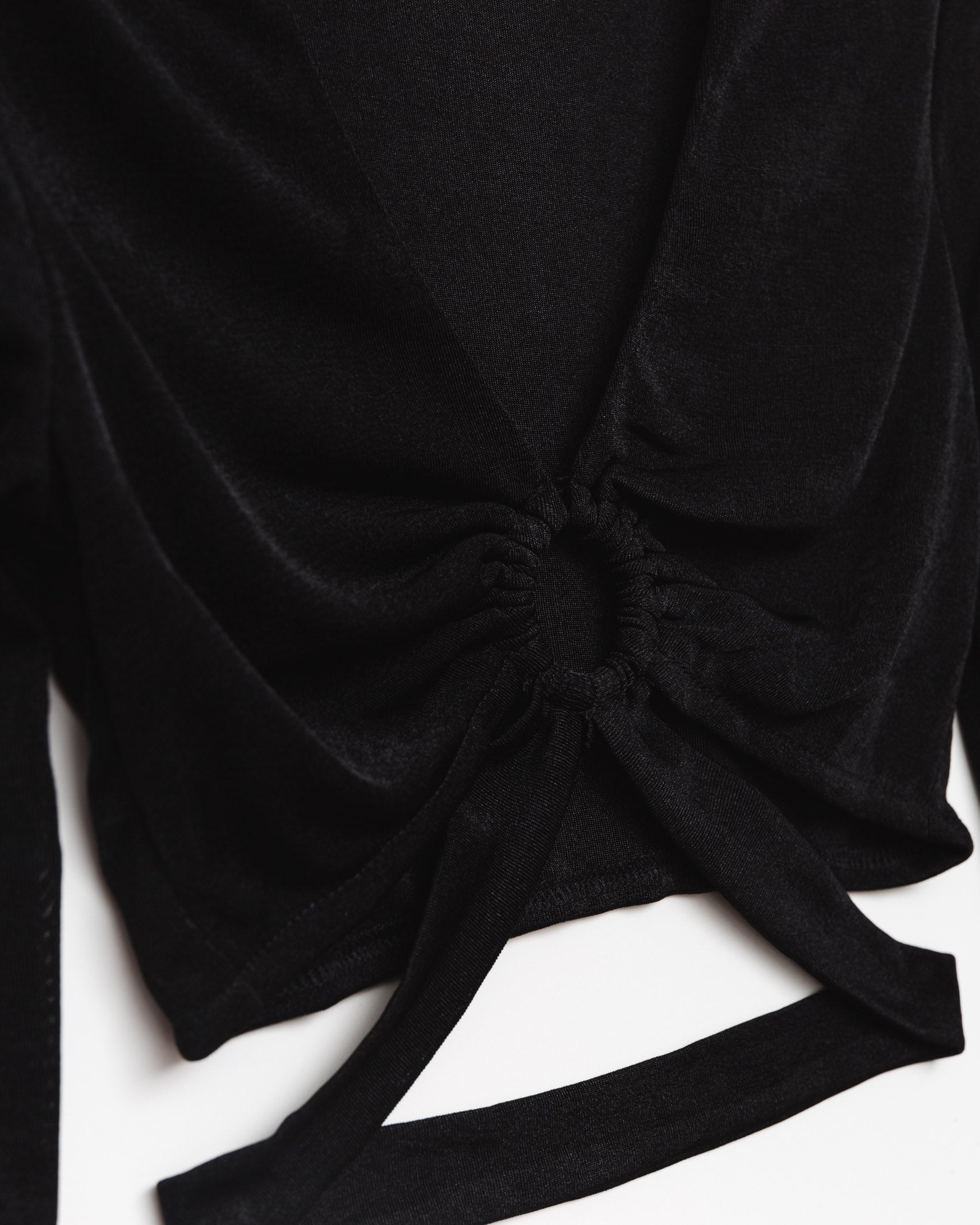 Crop Shirt mit Ring Detail - Broke + Schön#farbe_black