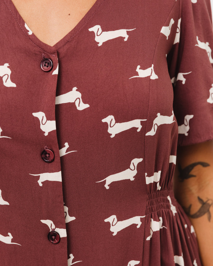 Maxi-Kleid mit Dackel-Print - Broke + Schön#farbe_marron