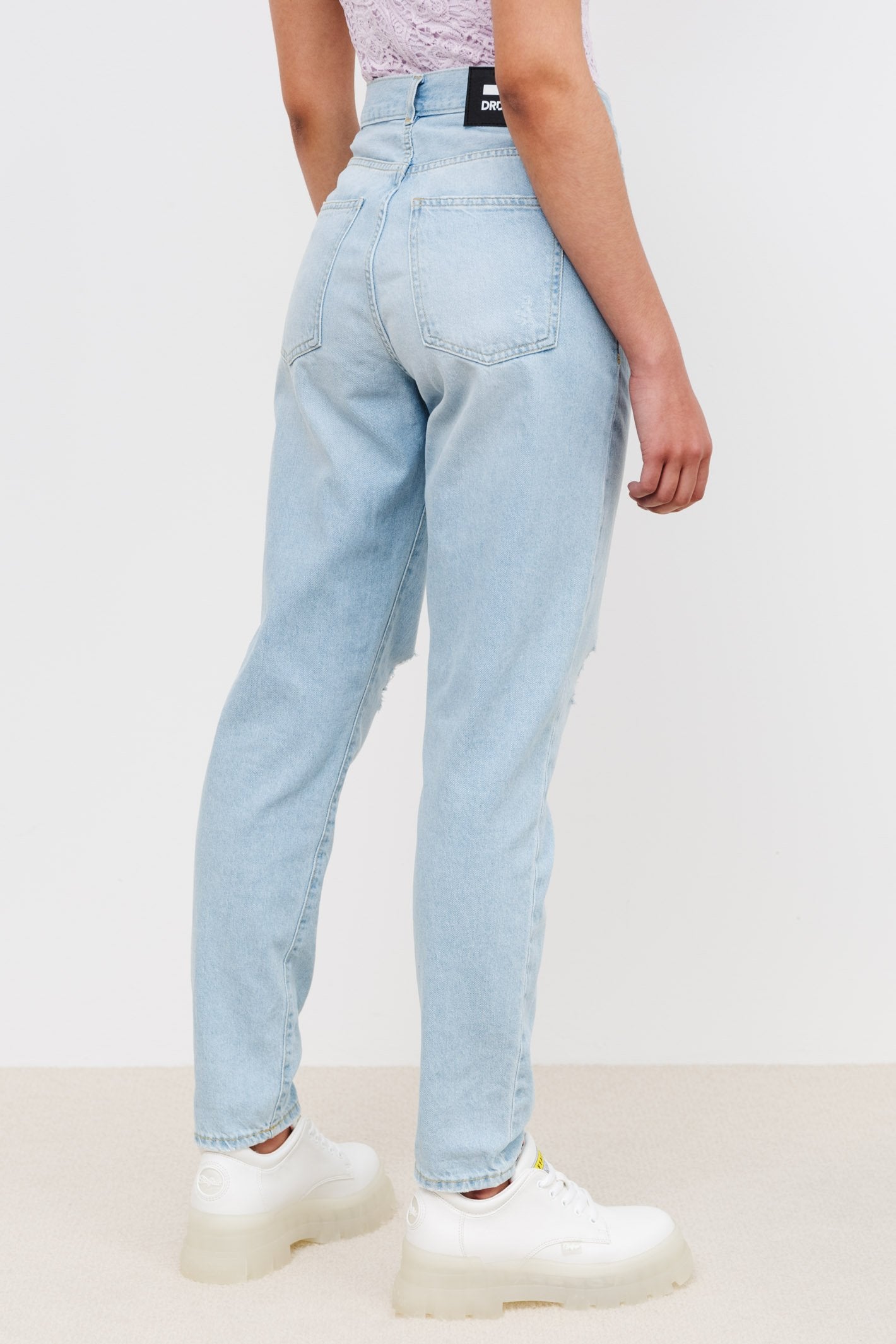 High-Waist Jeans im Mom-Style - Broke + Schön#farbe_superlight-blue