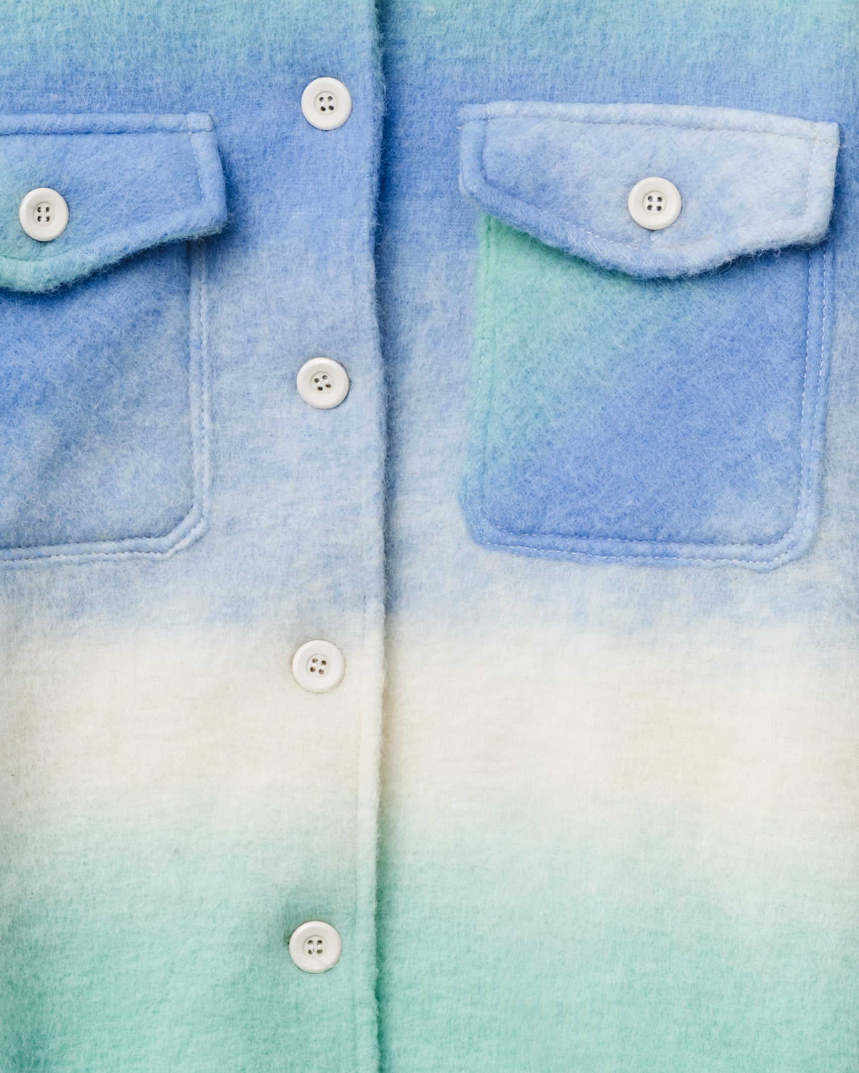 Oversized Hemdjacke mit Farbverlauf - Broke + Schön#farbe_blue-gradient