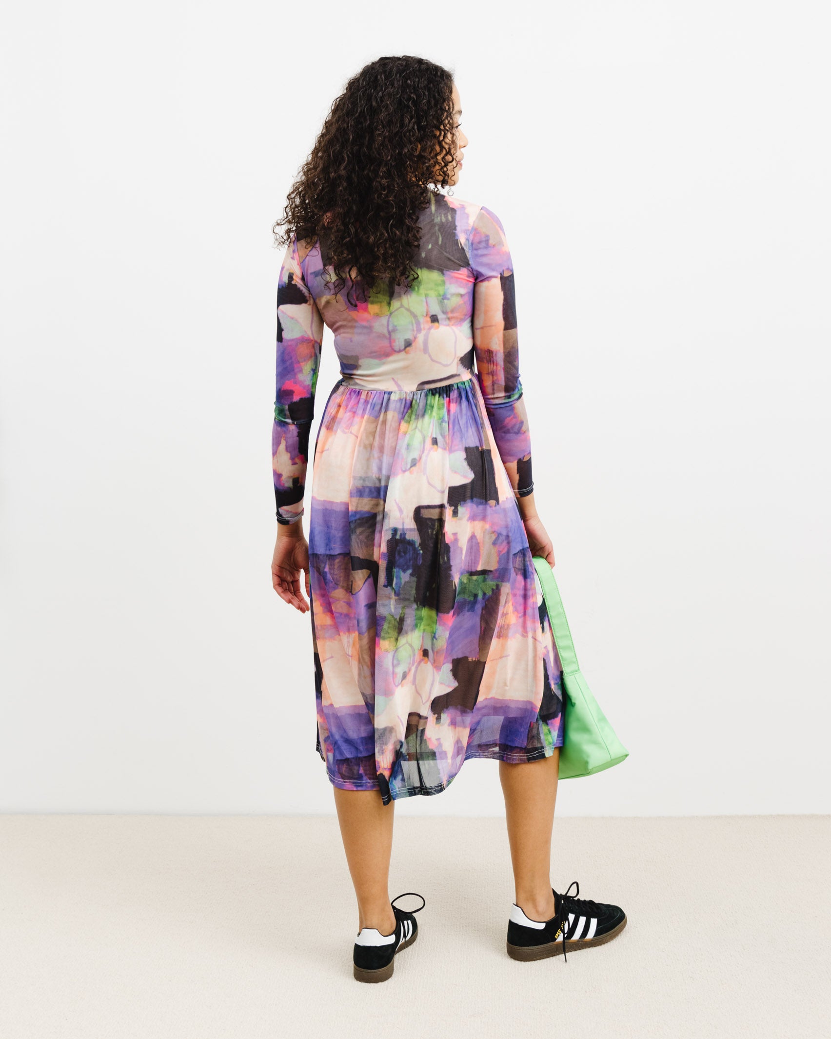 Kleid mit abstraktem Muster - Broke + Schön