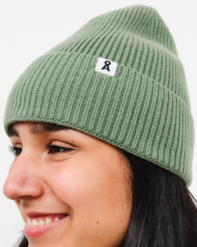 Minimalistische Wollmütze - Broke + Schön#farbe_sage-green