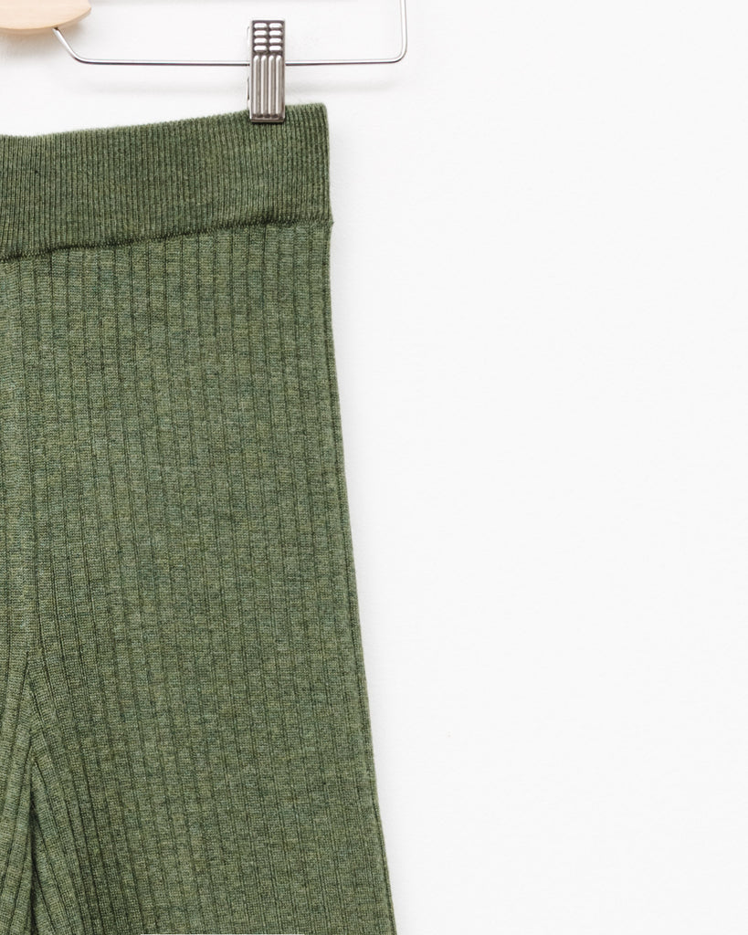 Hoch geschnittene Hose mit weitem Bein - Broke + Schön#farbe_garden-green