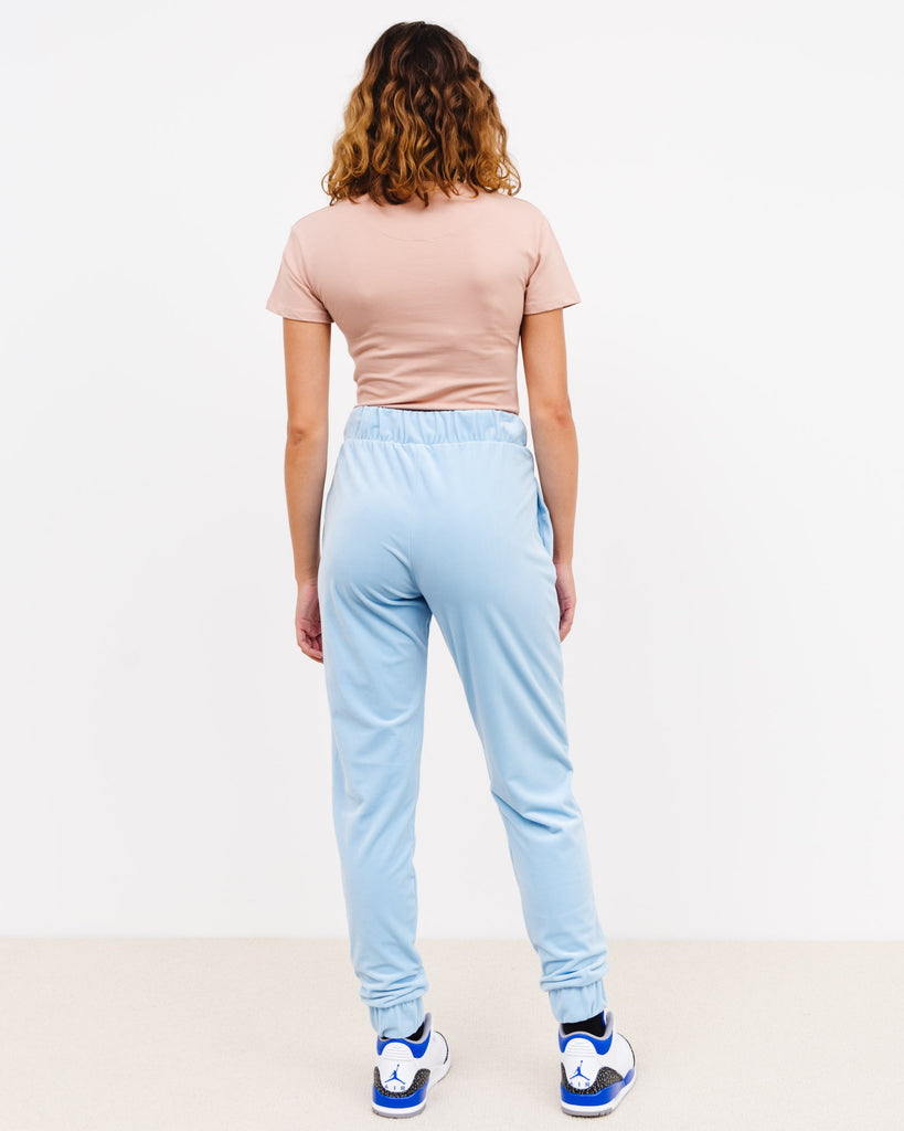 Samt Hose mit Logo-Stickerei - Broke + Schön#farbe_dusty-babyblue