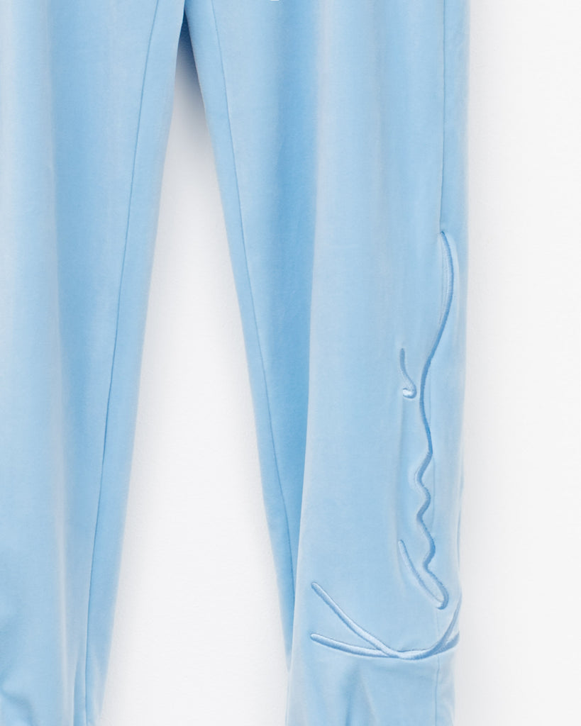 Samt Hose mit Logo-Stickerei - Broke + Schön#farbe_dusty-babyblue