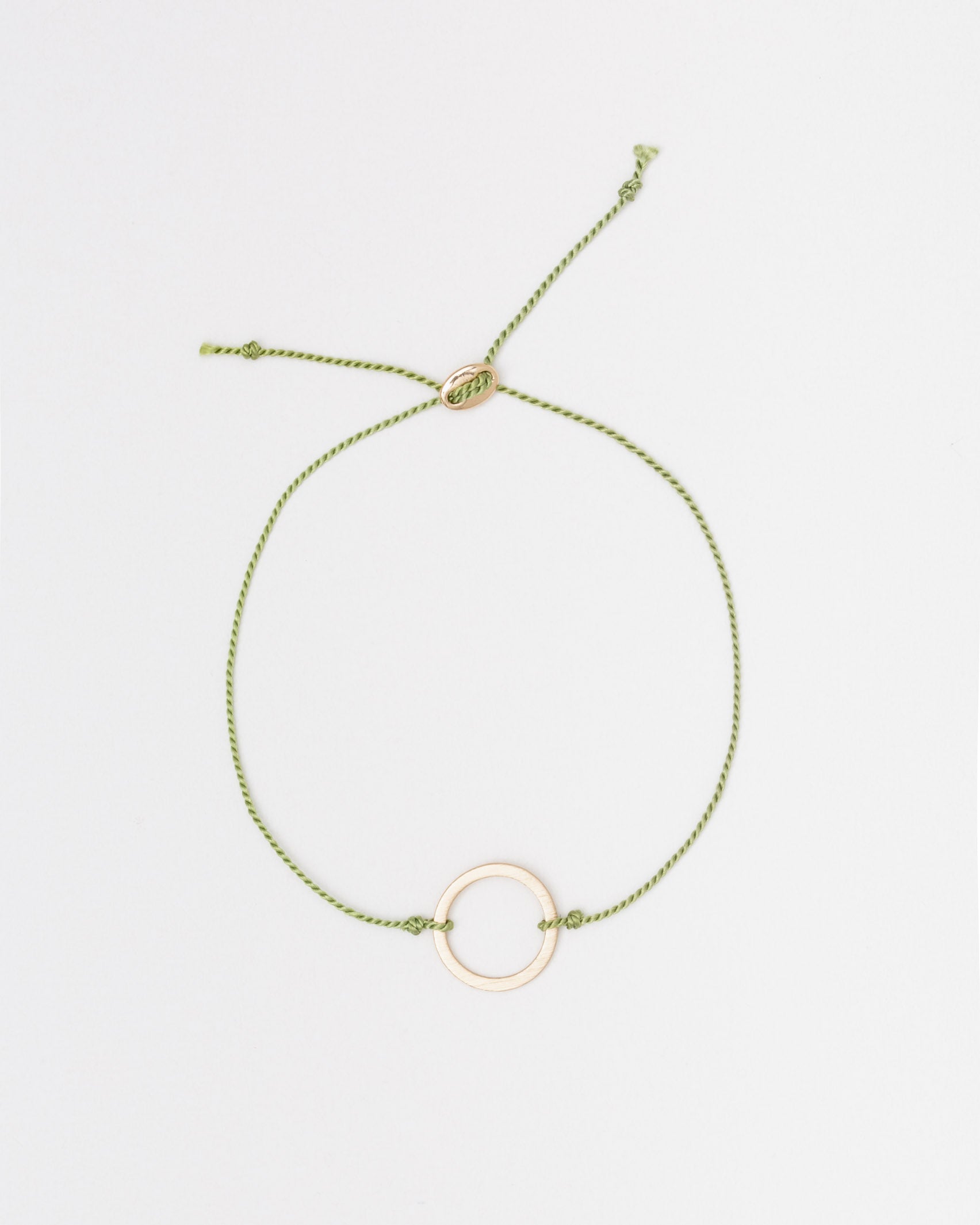 Armband mit Kreis Anhänger - Broke + Schön#farbe_moss-green