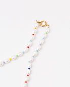 Bunte Perlenkette mit großem Verschluss - Broke + Schön#farbe_white