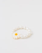 Perlenring mit Chrysanthemen-Anhänger - Broke + Schön#farbe_white