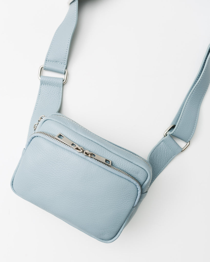 Crossbody Tasche mit verstellbarem Gurt - Broke + Schön#farbe_light-blue
