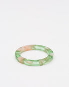  Schmaler Ring in farbiger Horn-Optik - Broke + Schön#farbe_green