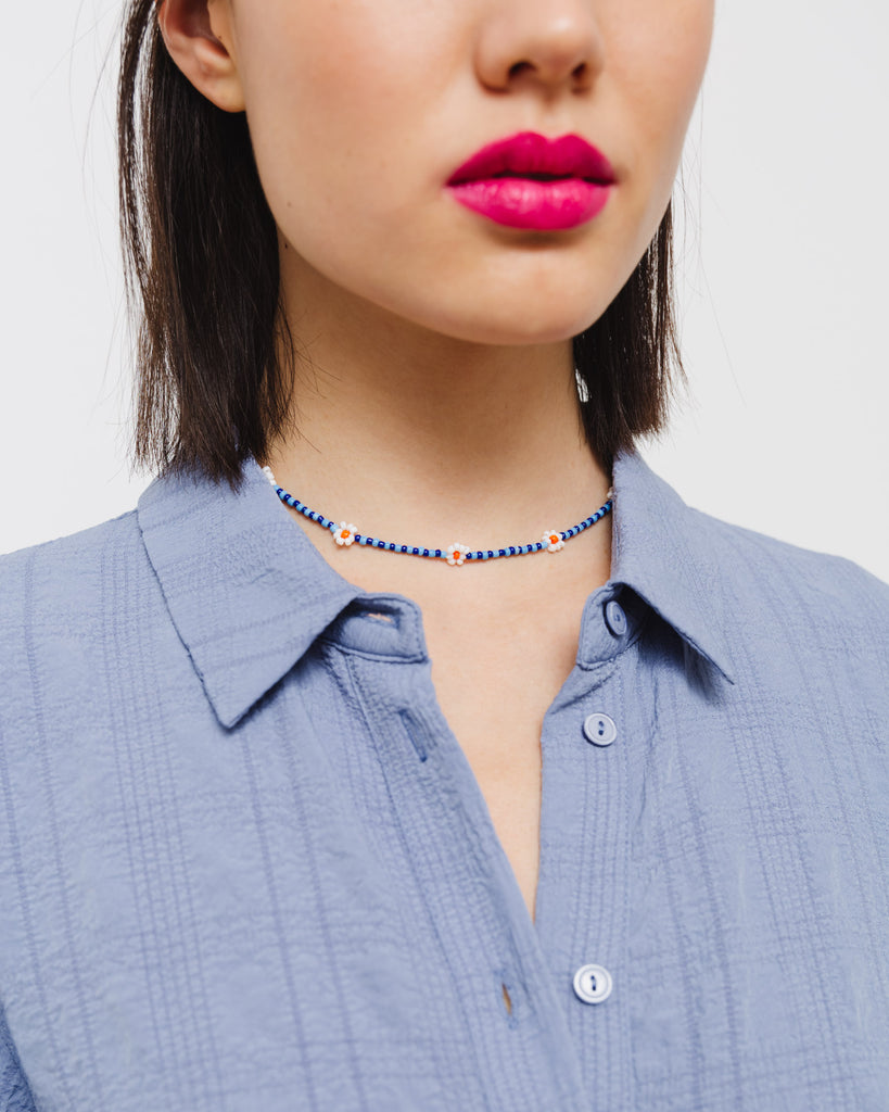 Perlenkette mit Blüten - Broke + Schön#farbe_milky-blue