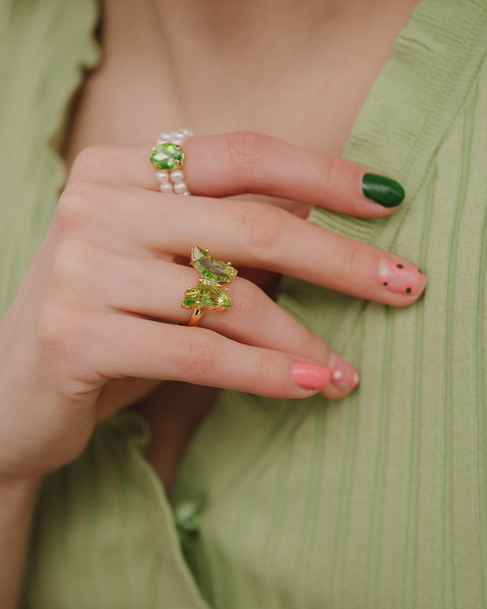 Perlenring mit buntem Stein - Broke + Schön#farbe_grass-green