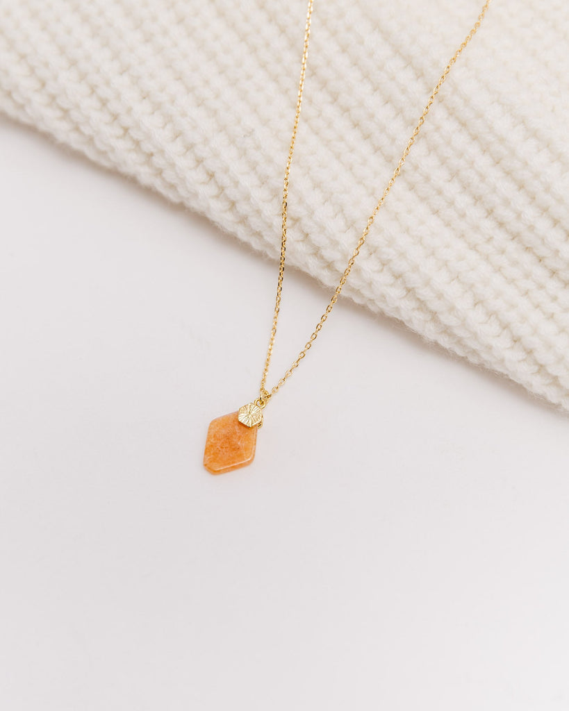 Filigrane Kette mit farbigem Stein Anhänger - Broke + Schön#farbe_papaya