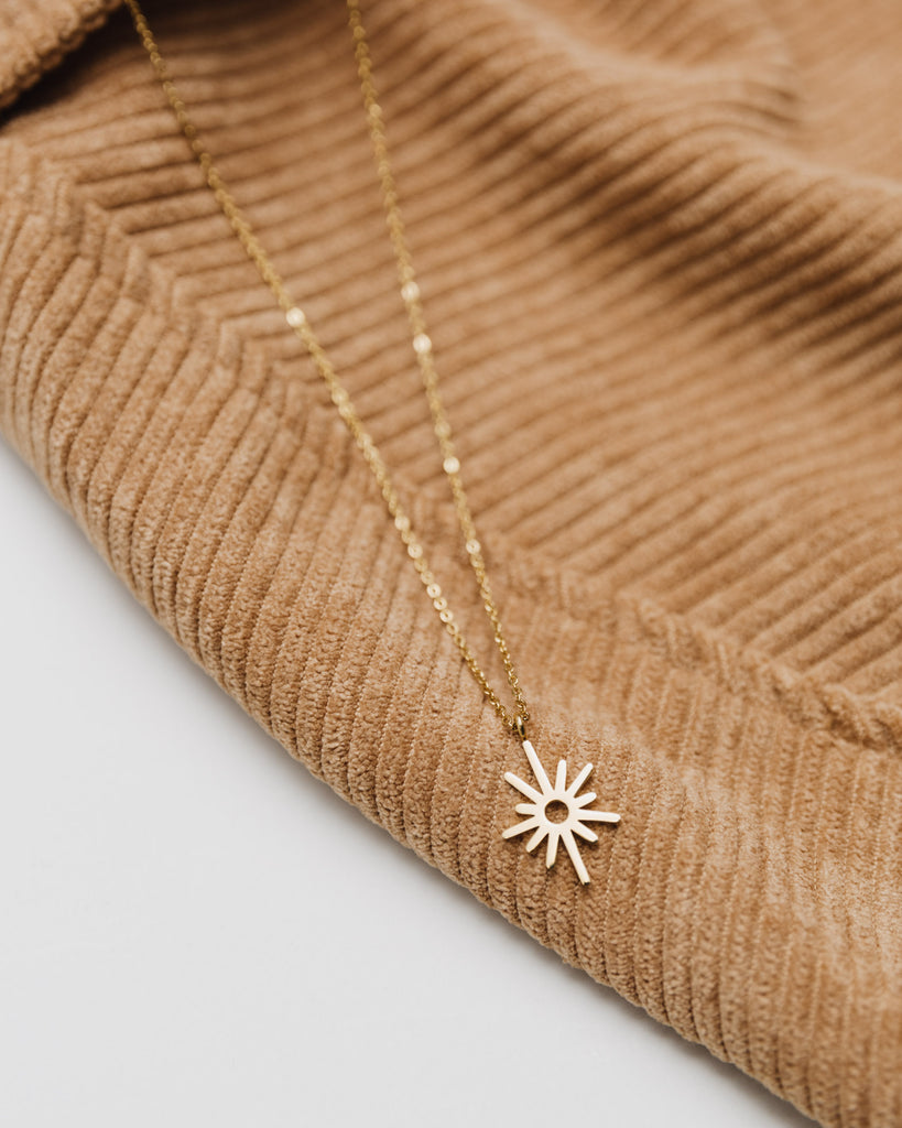 Kette mit Stern Anhänger - Broke + Schön#farbe_gold-colored
