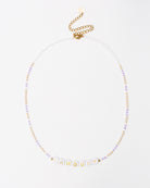 Perlenkette mit Schriftzug "AMOUR" - Broke + Schön#farbe_lilac