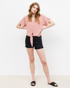 Lockere Bluse mit Knotendetail - Broke + Schön#farbe_pepe-rosa