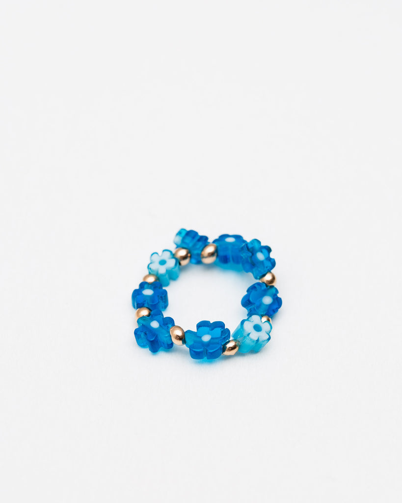 Ring mit goldenen Perlen und Blümchen- Broke + Schön#farbe_baby-blue