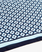 Seidenoptik Tuch in Kleeblattmuster - Broke + Schön#farbe_mirrored-blue