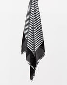 Quadratisches Streifenmuster Tuch - Broke + Schön#farbe_black