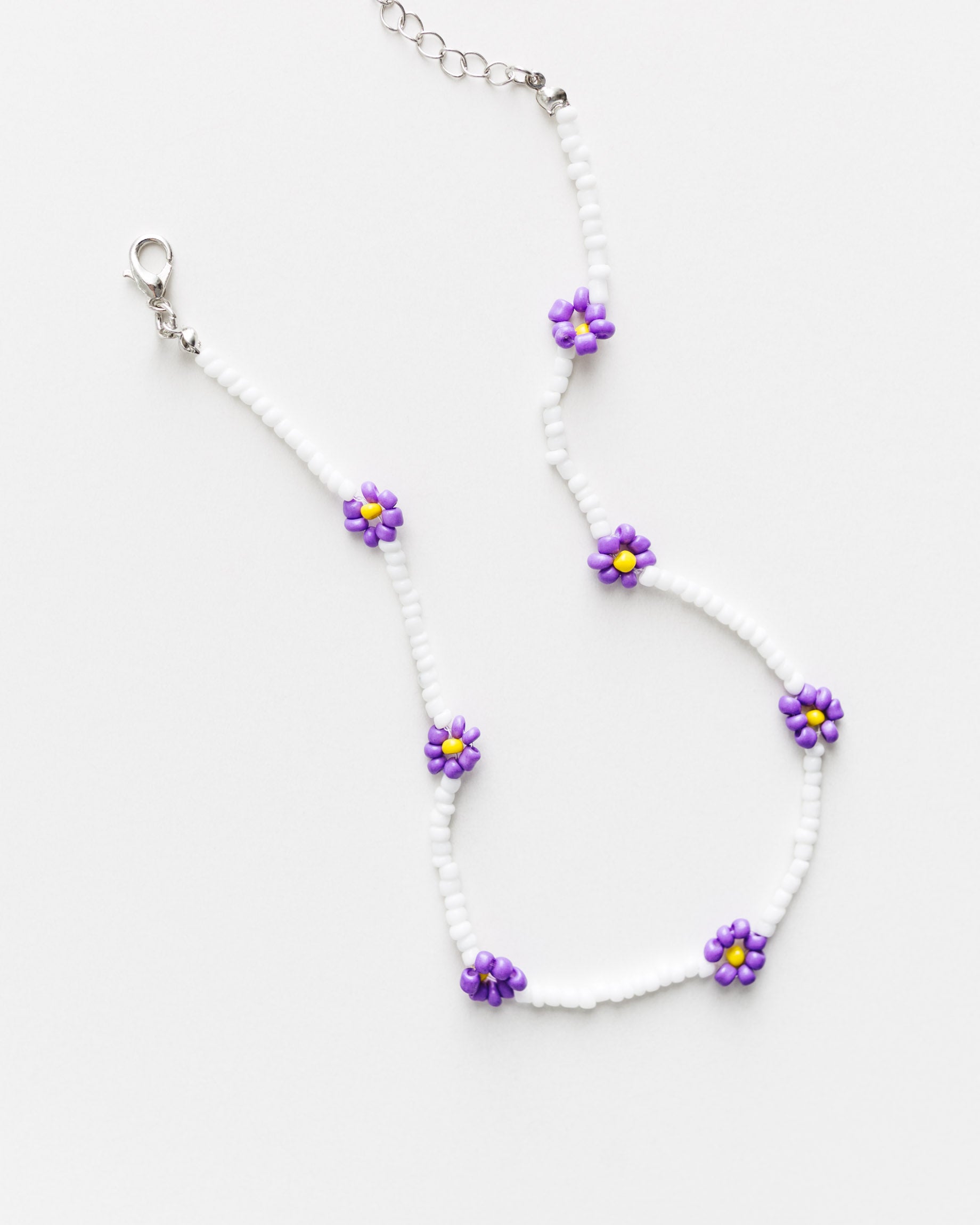 Perlen Choker mit Blümchen - Broke + Schön#farbe_purple