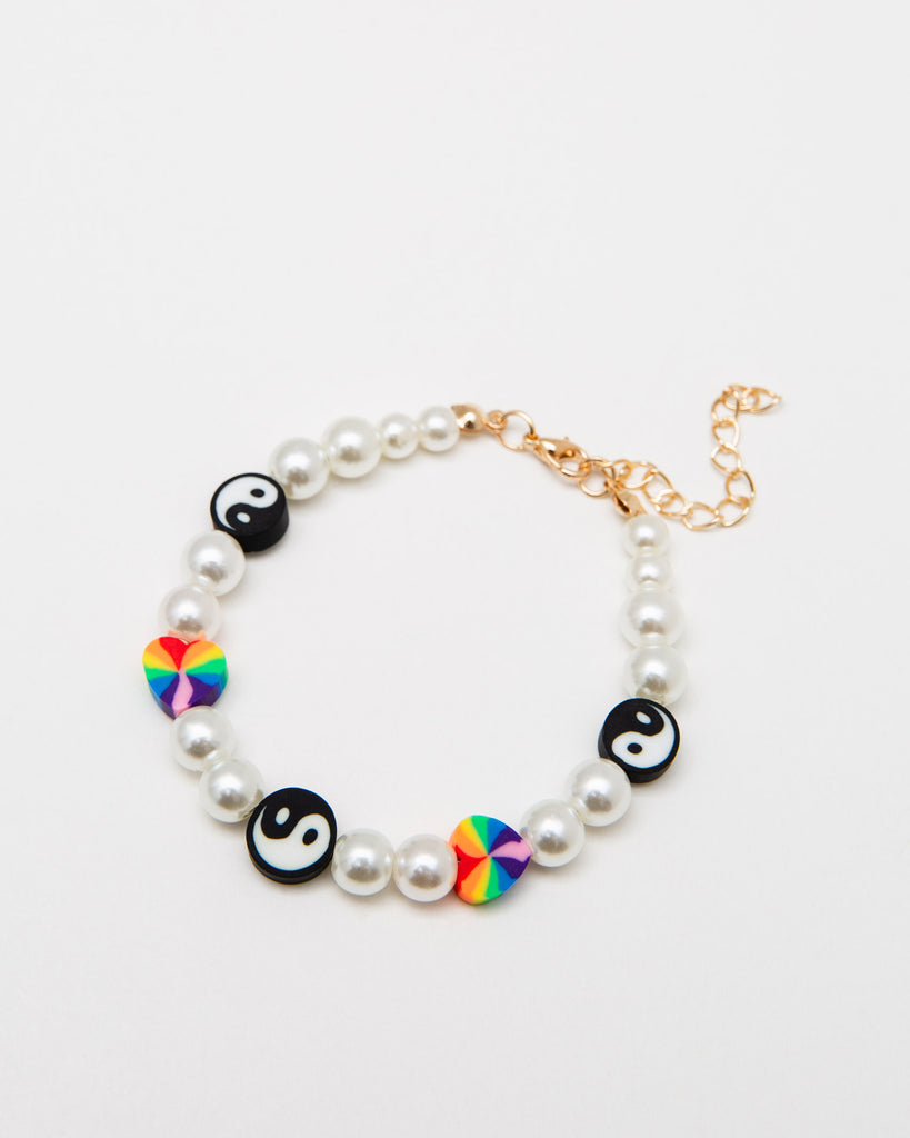 Yin Yang und Herzchen Armband mit Perlen - Broke + Schön#farbe_white
