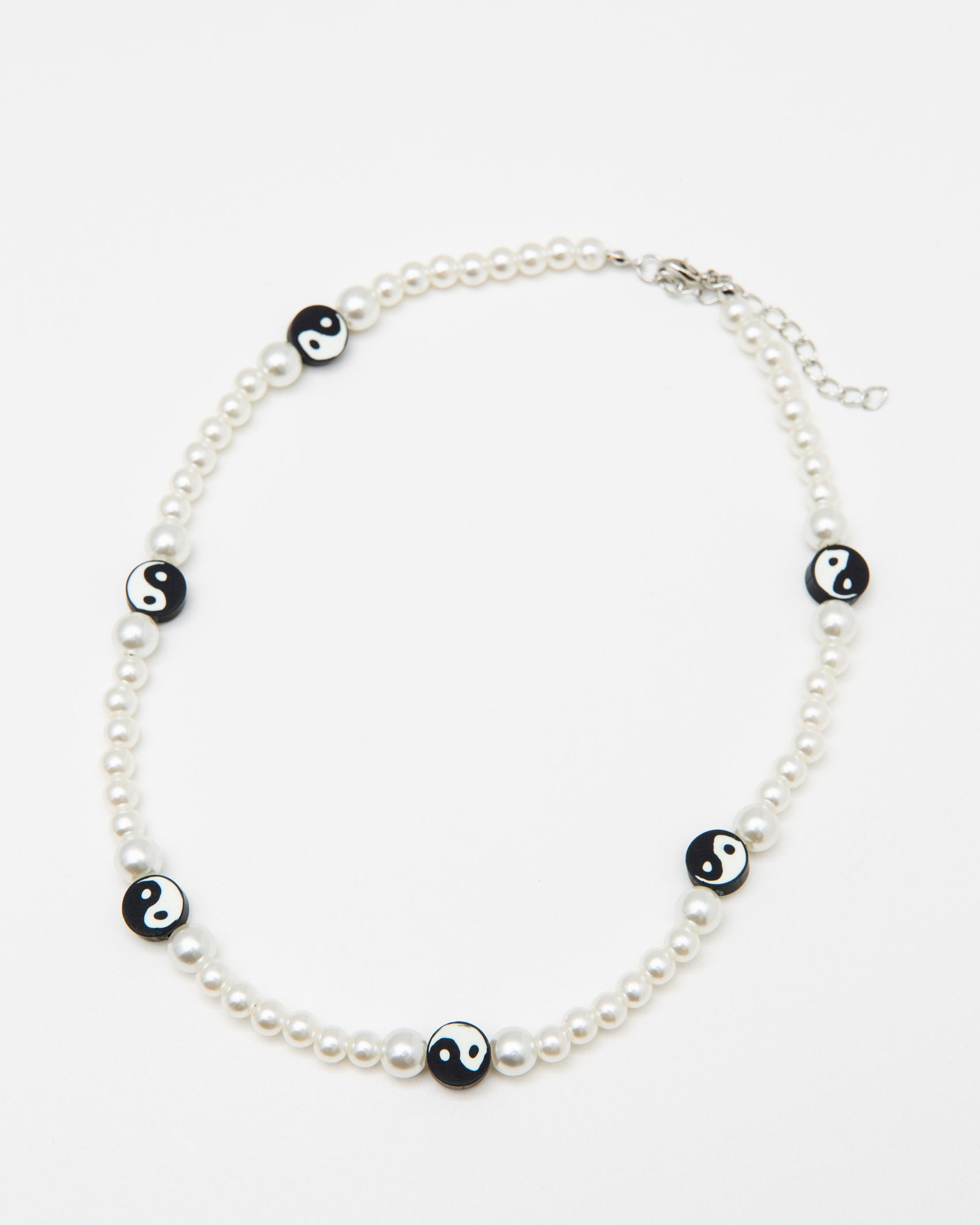 Perlenkette mit Yin Yang Symbolen - Broke + Schön#farbe_white