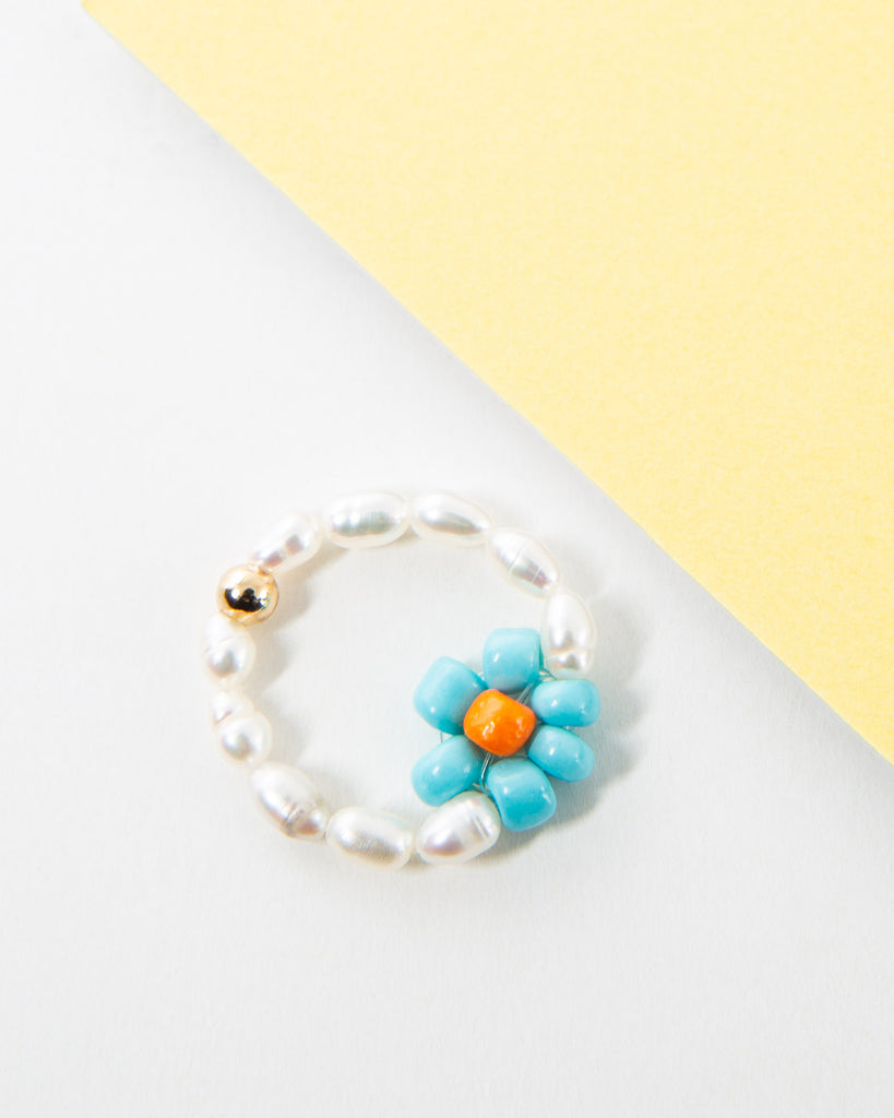 Elastischer Perlenring mit Blume - Broke + Schön#farbe_iceblue