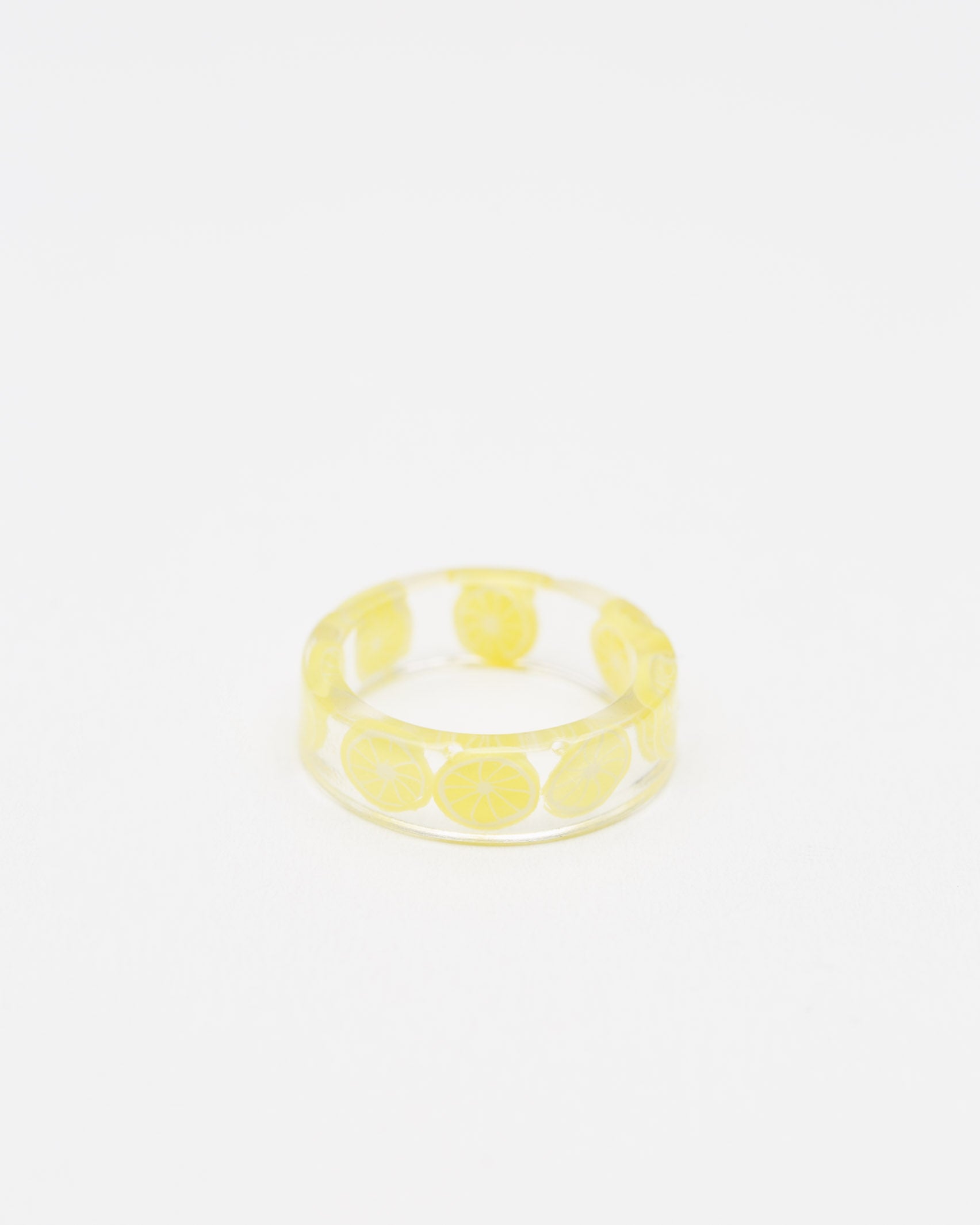 Ring mit Obst-Motiven - Broke + Schön#farbe_light-yellow